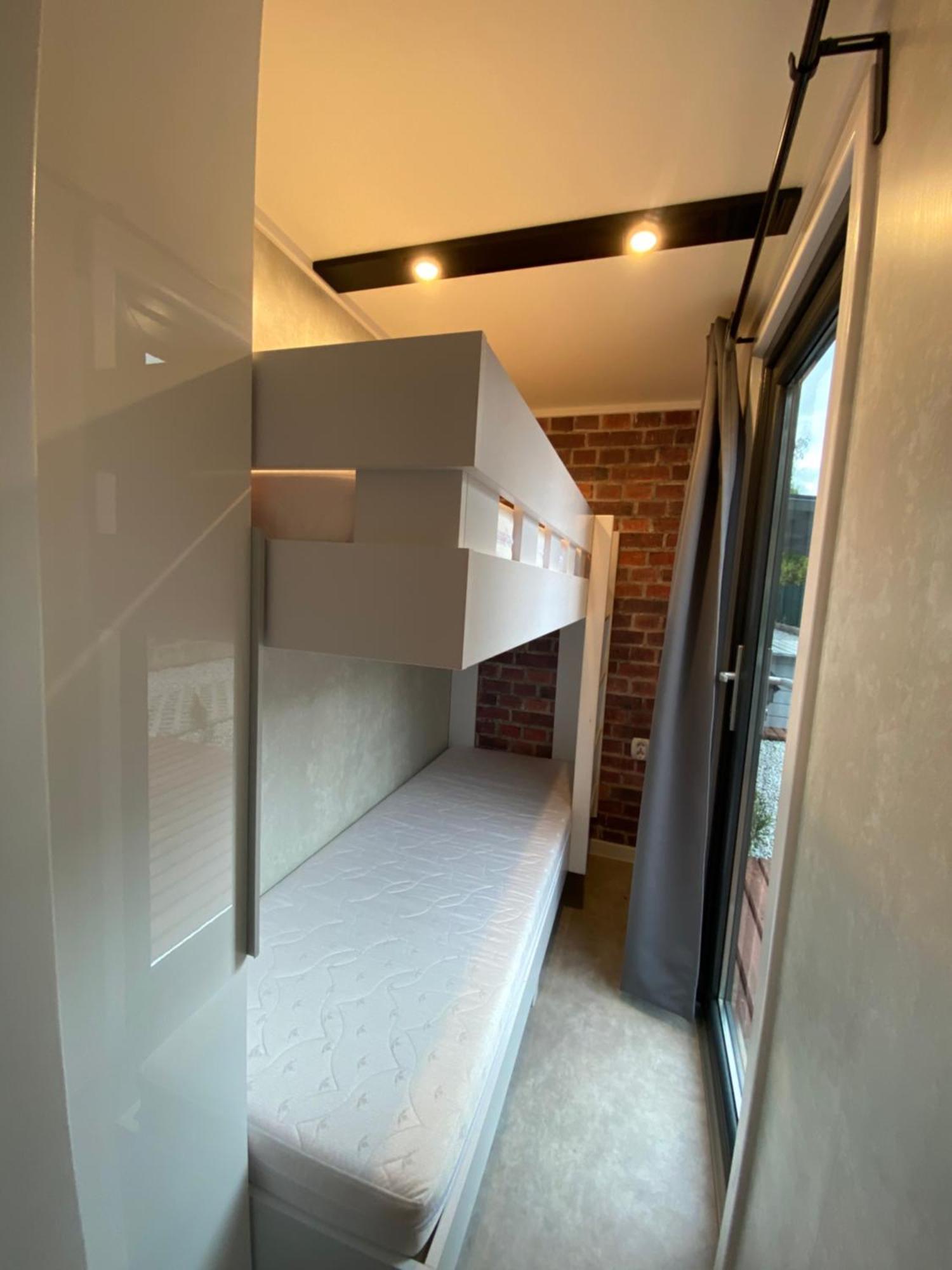 Domy Nad Morzem - Chata Pirata- Tiny House Dziwnow Exterior photo