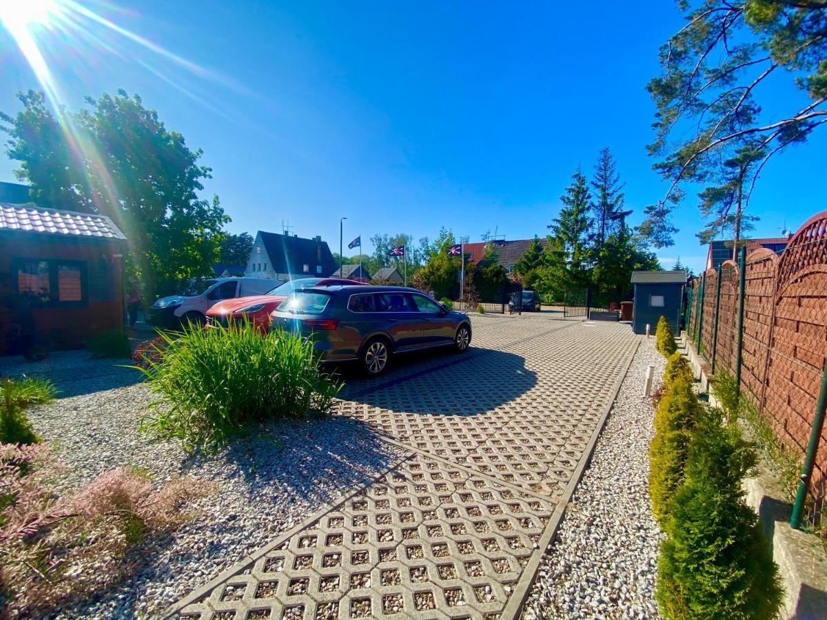 Domy Nad Morzem - Chata Pirata- Tiny House Dziwnow Exterior photo